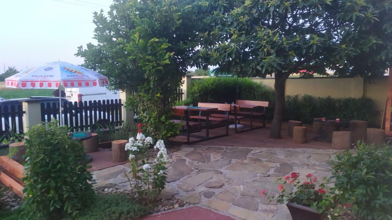 Nocleh Na Jihu Veselí nad Moravou Exterior foto